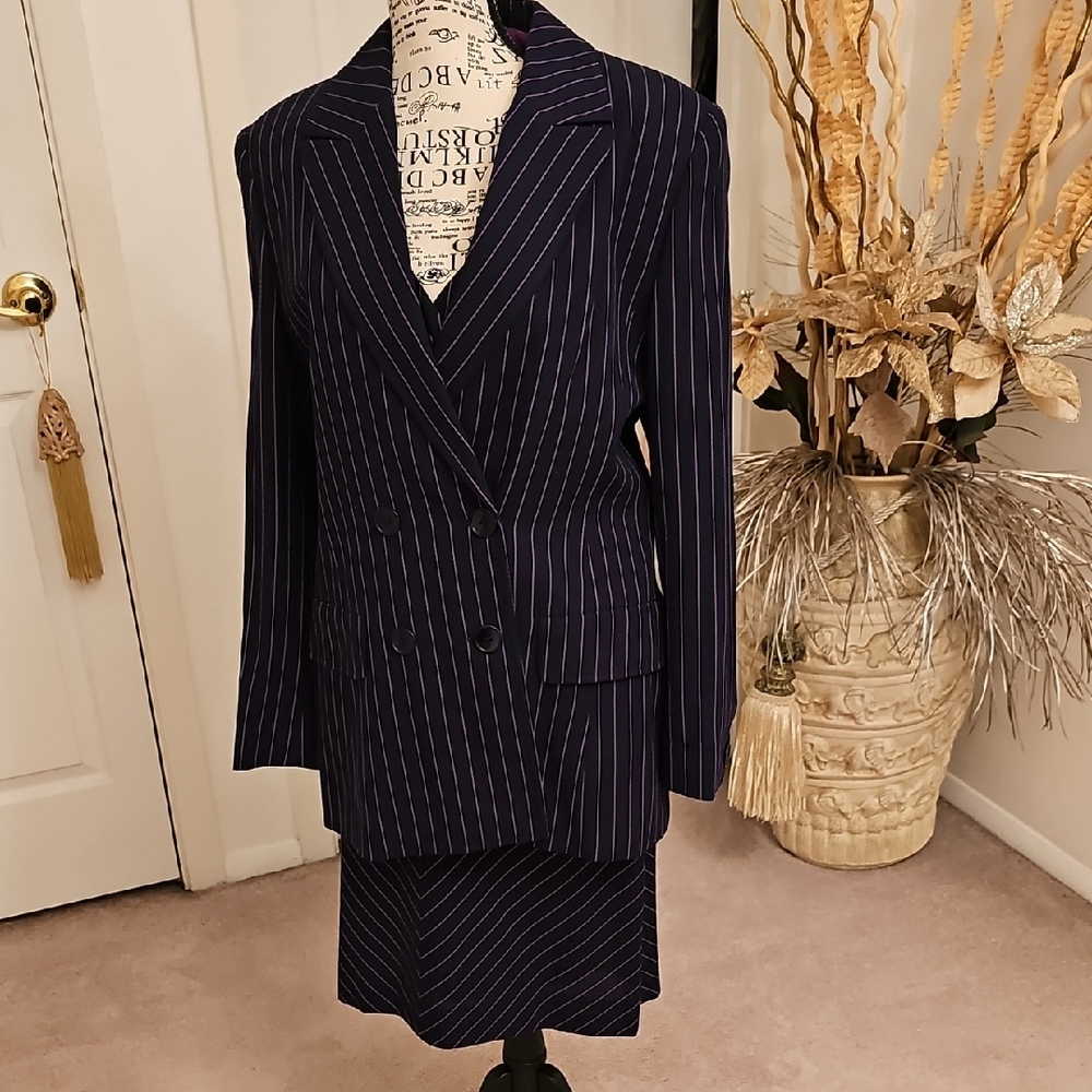 Elegant Navy Pinstripe Women's Blazer